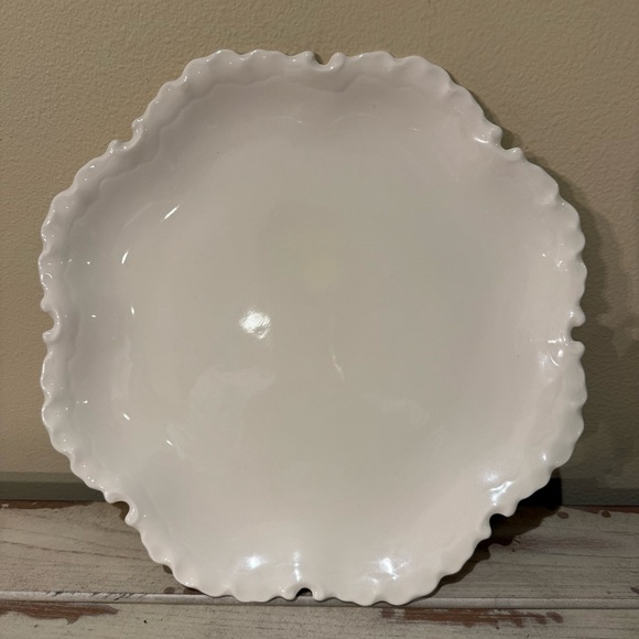 White Scalloped Edge Ceramic Plate River
Expression by Edna Nelson - Picture 1 of 5